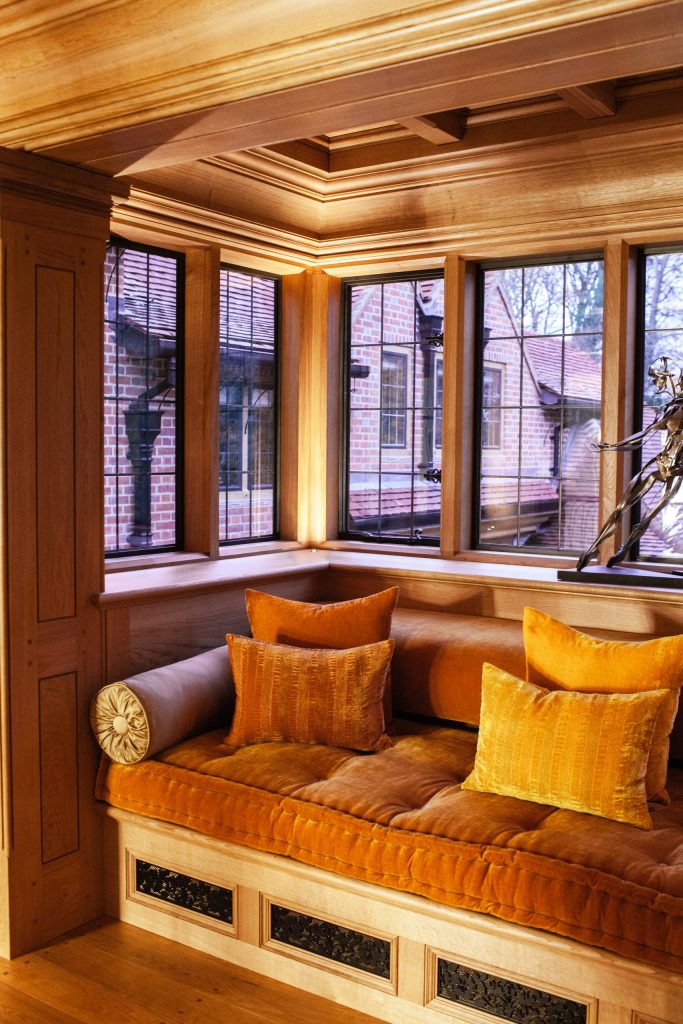 Bay window seat in Oak gallery