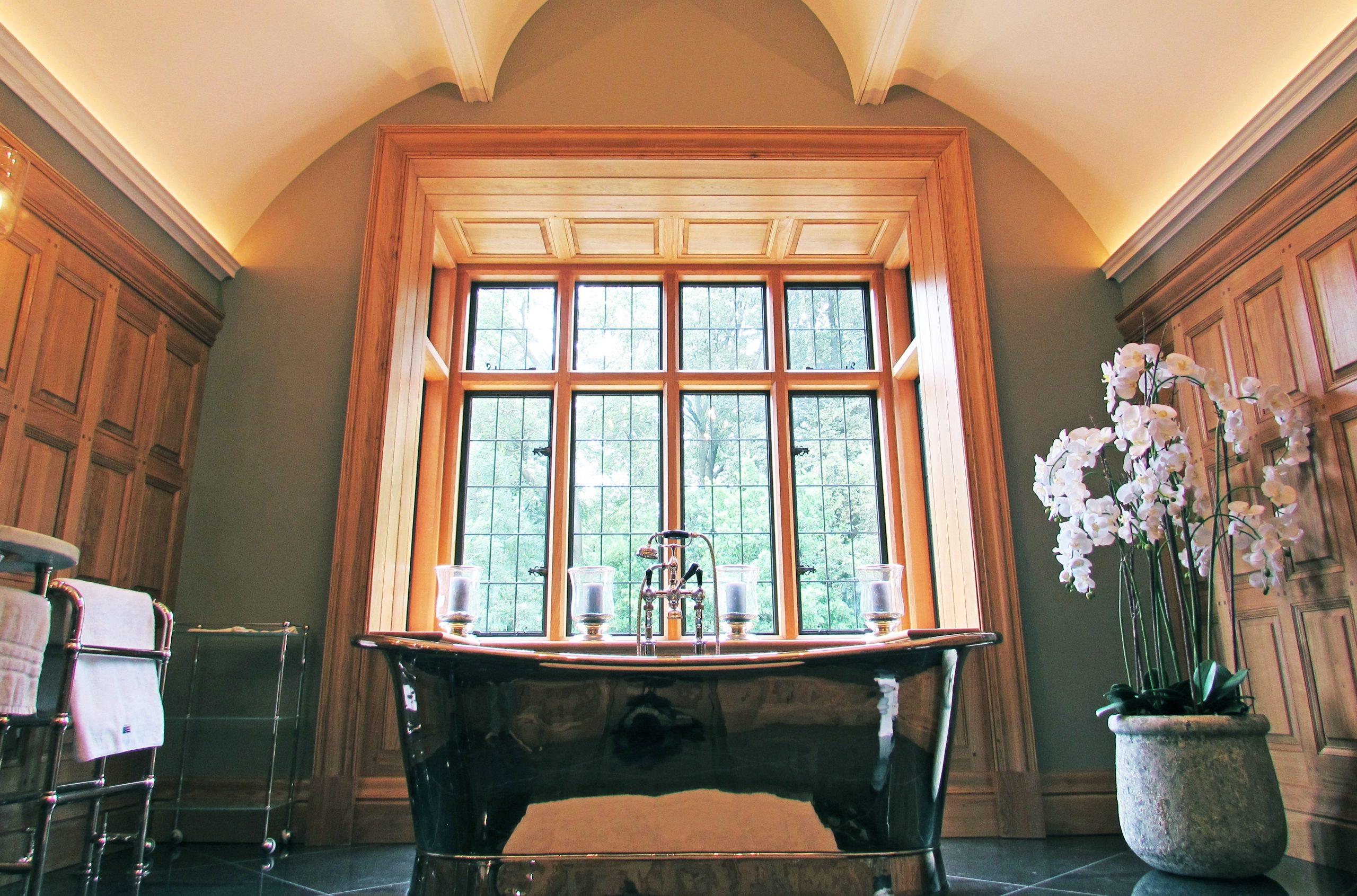 Main hall gallery with Oak columns and Oak ceiling